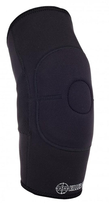 Presenting the 187 Killer Knee Gasket Skate Protection Pads in black: these knee pads feature reinforced stitching and a cushioned circular area for top-notch protection. With an ergonomic design, they include neoprene protection and a subtle logo from the brand 187 on the bottom corner.