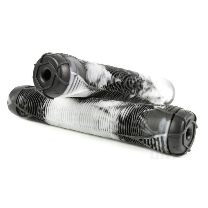 Blunt Envy White / Black Flangeless V2 Scooter Bar Grips with Aluminium / Steel Bar Ends – 160mm