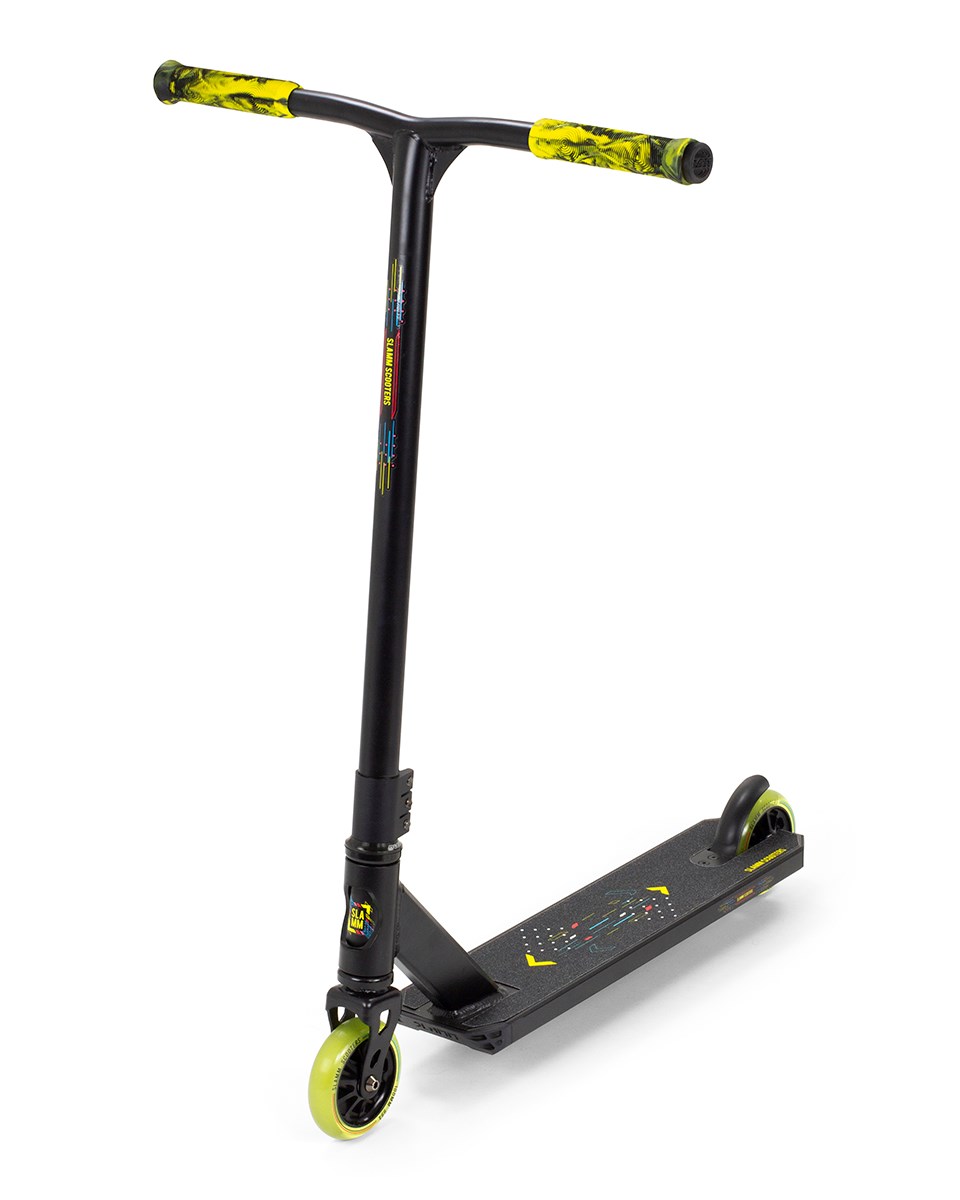 An image of Slamm Classic V9 Complete Stunt Scooter - Black / Yellow